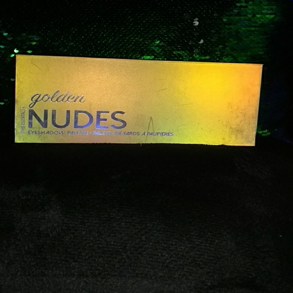 Golden Nudes Eyeshadow Pallet